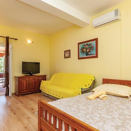 Apartmani Mirjana Brodarica  Buitenkant foto